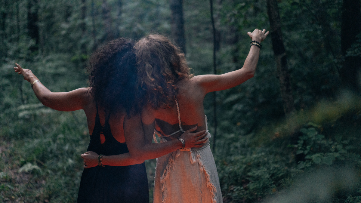 Kobiety odprawiające rytuał magiczny